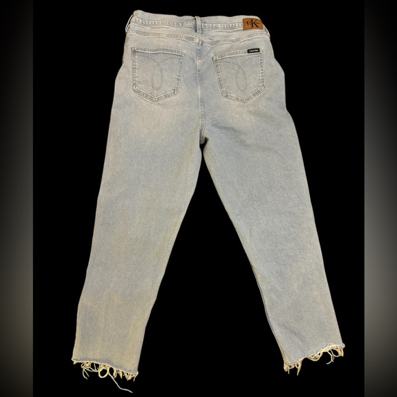 Calvin Klein Women’s Straight Jeans - Picture 9 of 9